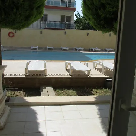 The Sea Garden Daire